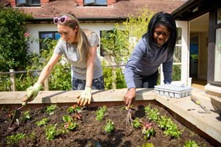 laura-neville-and-carol-sommerville.jpg