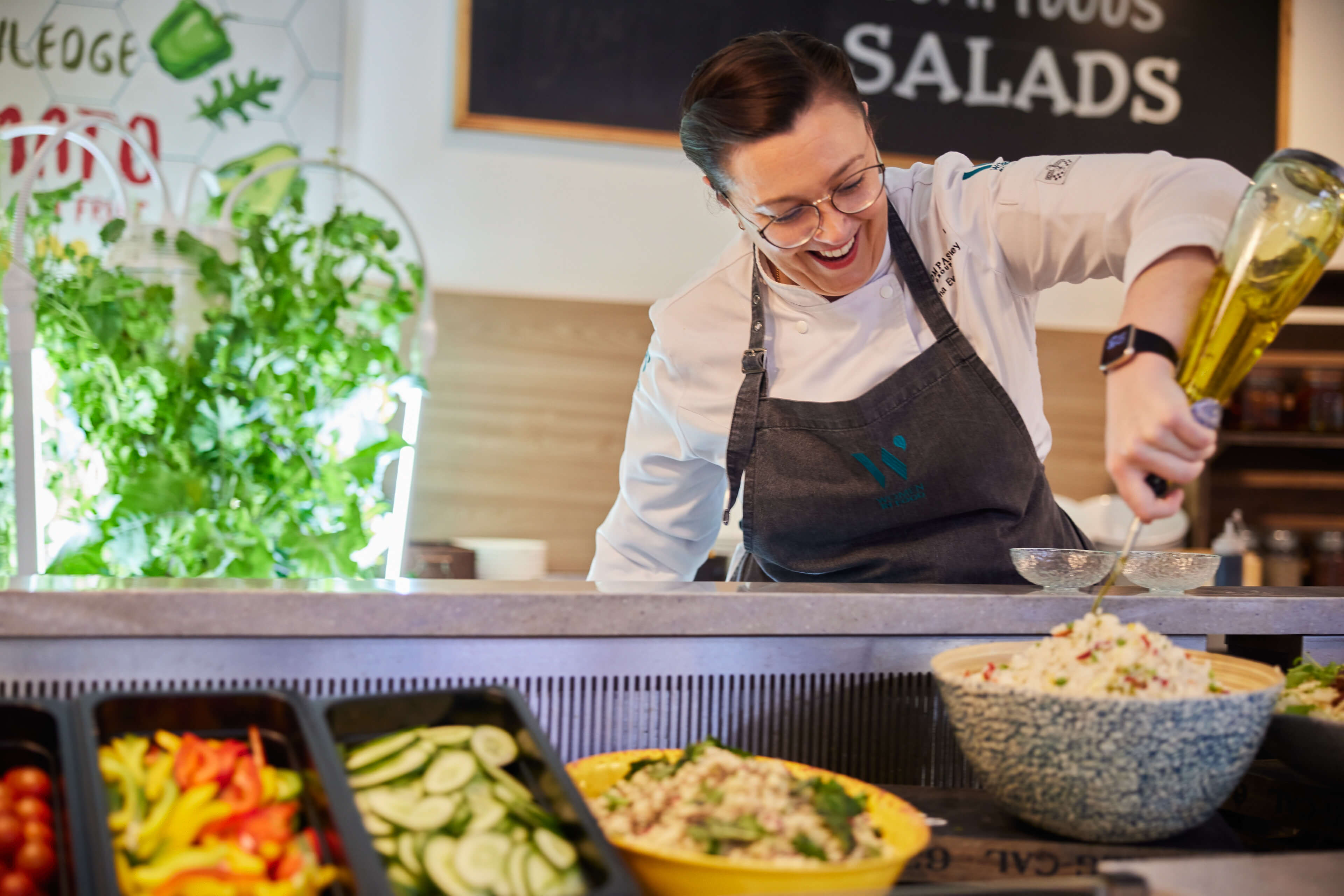 dine_salad_bar_1.jpg